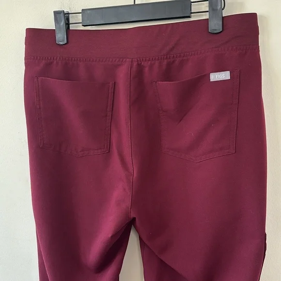 FIGS Zamora Jogger Scrub Pants Burgundy Size Medium Petite - Picture 9 of 11
